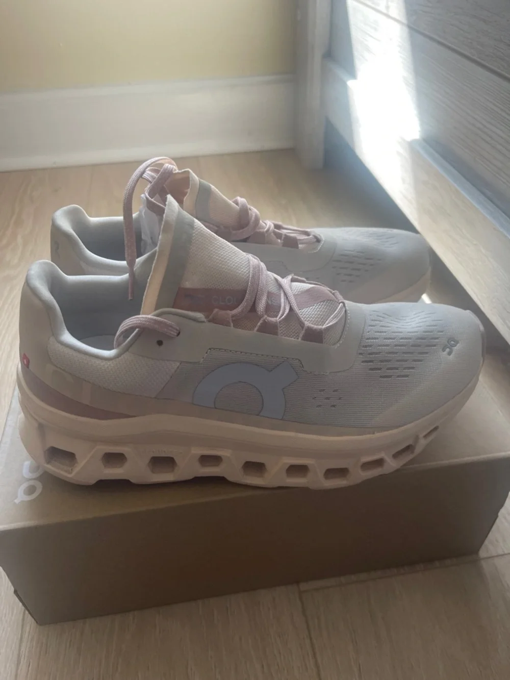 QC Cloudmonster Running Women's Sneakers in Light Pink and White Size: 9.5